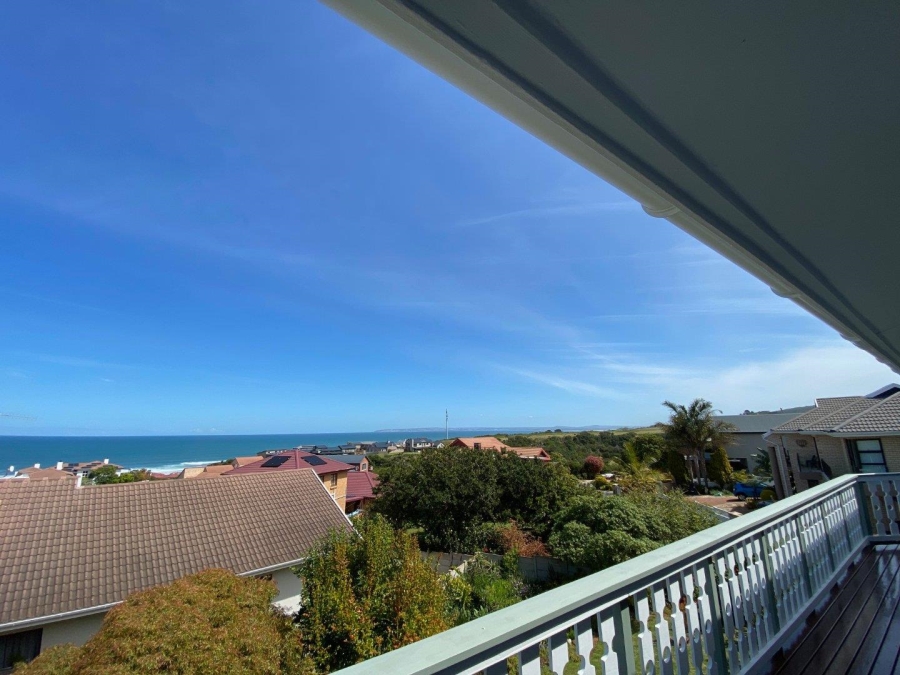 4 Bedroom Property for Sale in Outeniqua Strand Western Cape